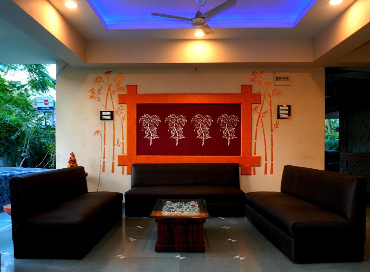 Hotel Shree Gayatri Inn Нагпур Екстериор снимка