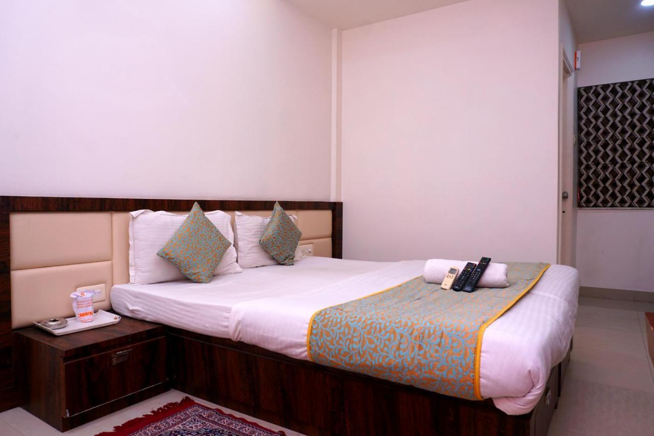 Hotel Shree Gayatri Inn Нагпур Екстериор снимка
