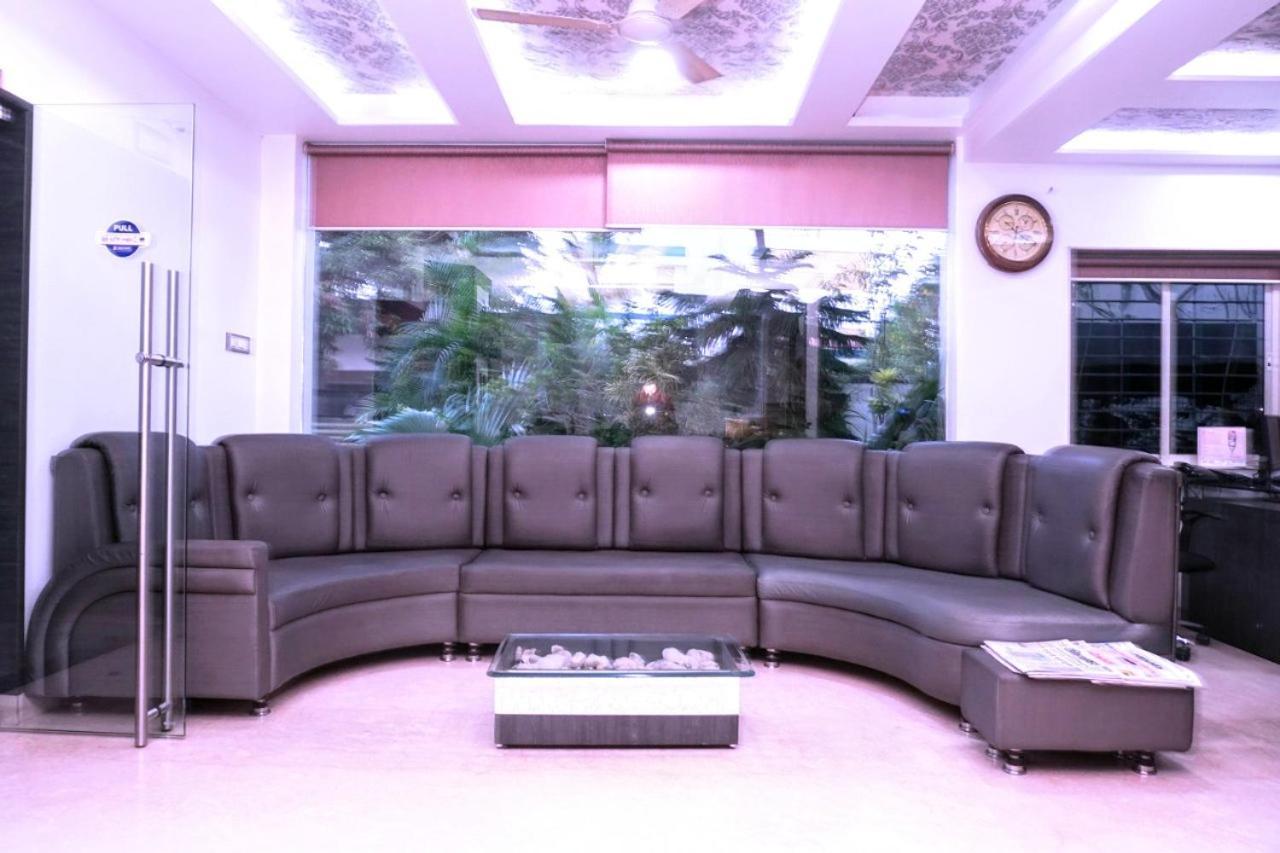Hotel Shree Gayatri Inn Нагпур Екстериор снимка