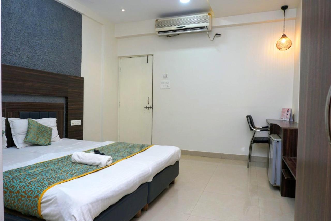 Hotel Shree Gayatri Inn Нагпур Екстериор снимка
