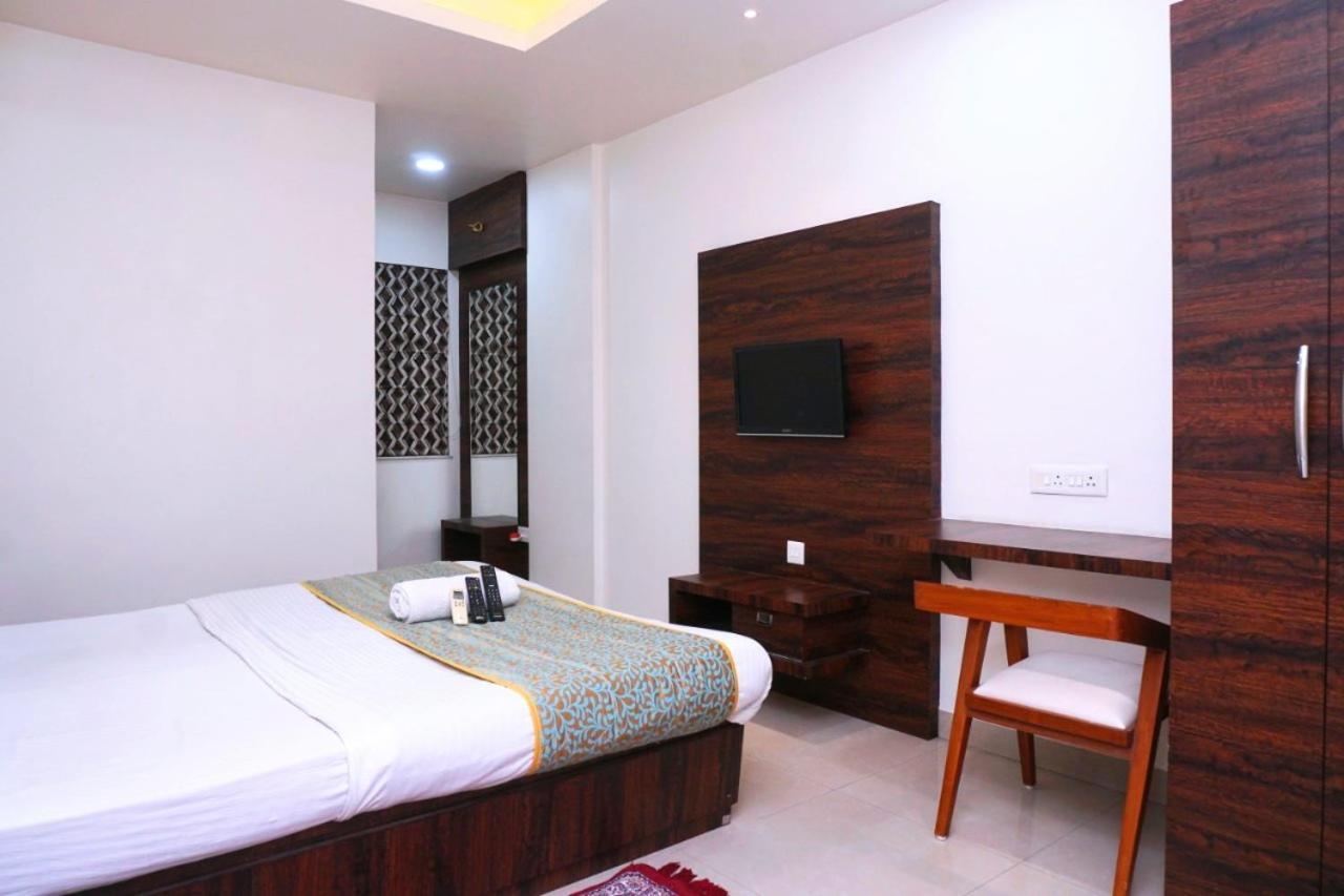 Hotel Shree Gayatri Inn Нагпур Екстериор снимка