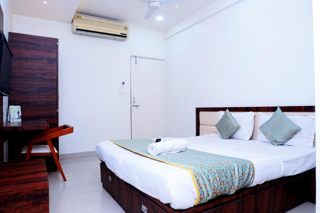 Hotel Shree Gayatri Inn Нагпур Екстериор снимка
