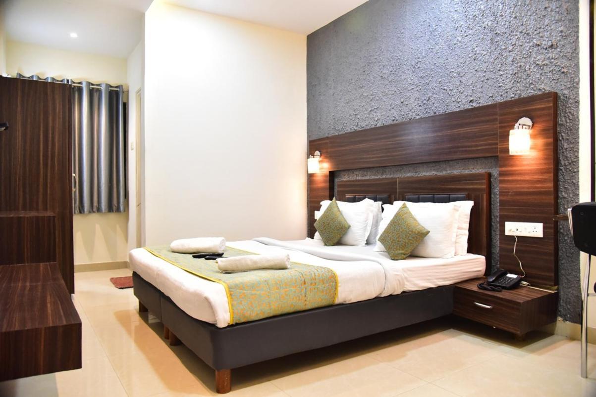 Hotel Shree Gayatri Inn Нагпур Екстериор снимка